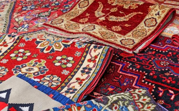 کدام نوع فرشها بیشتر به زبری و سفتی بعد از شستشو دچار میشوند؟